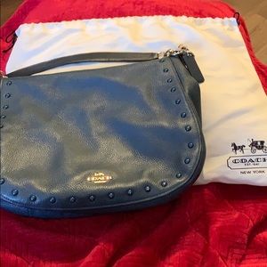 Medium tote gently used.